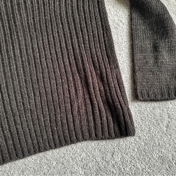 TJD Sweater - Picture 6 of 7